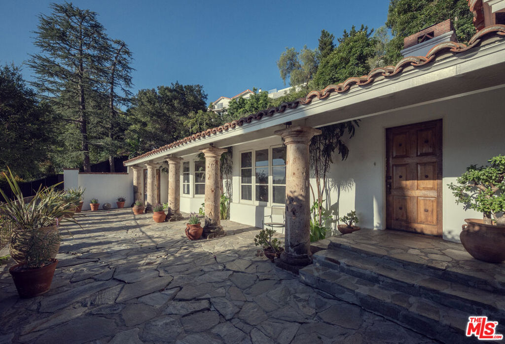 2627 Outpost Drive