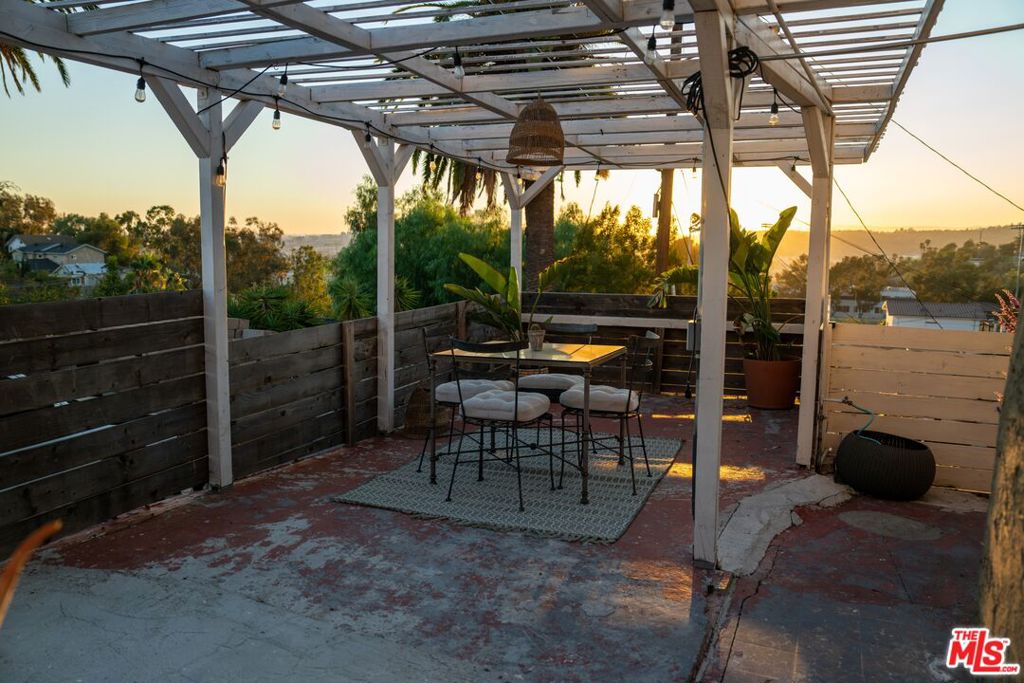 3851 Lincoln High Place