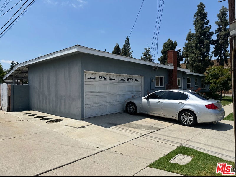 3340 E 67th Street