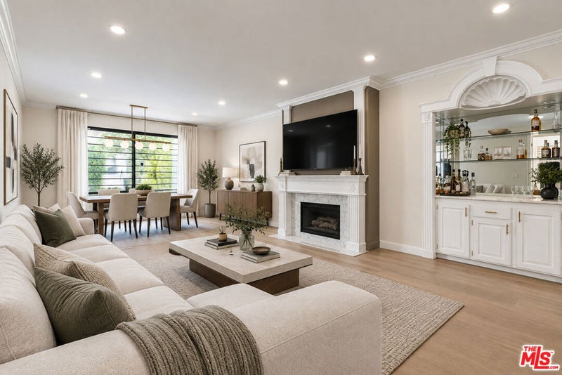14923 Moorpark Street 101