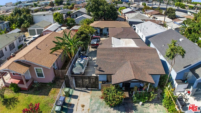 1526 E 77th Place