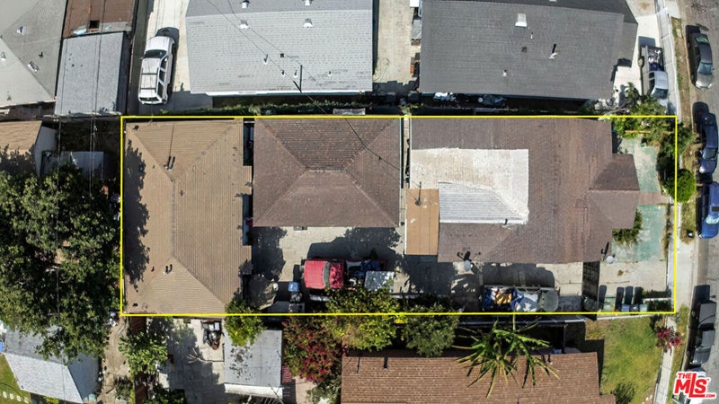 1526 E 77th Place