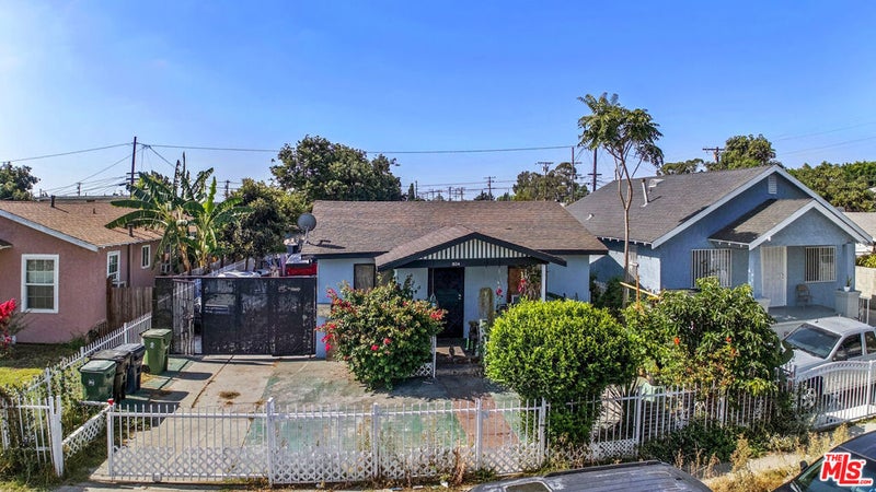 1526 E 77th Place