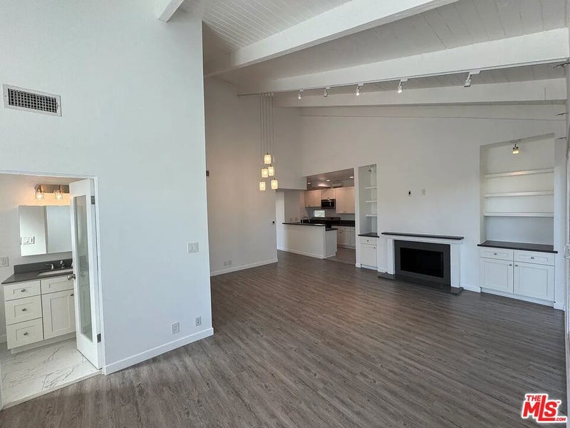 733 Huntley Drive