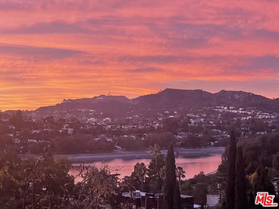 2380 Loma Vista Place