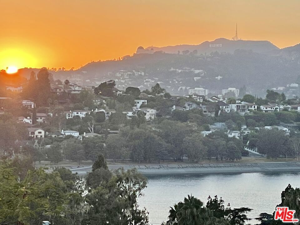 2380 Loma Vista Place