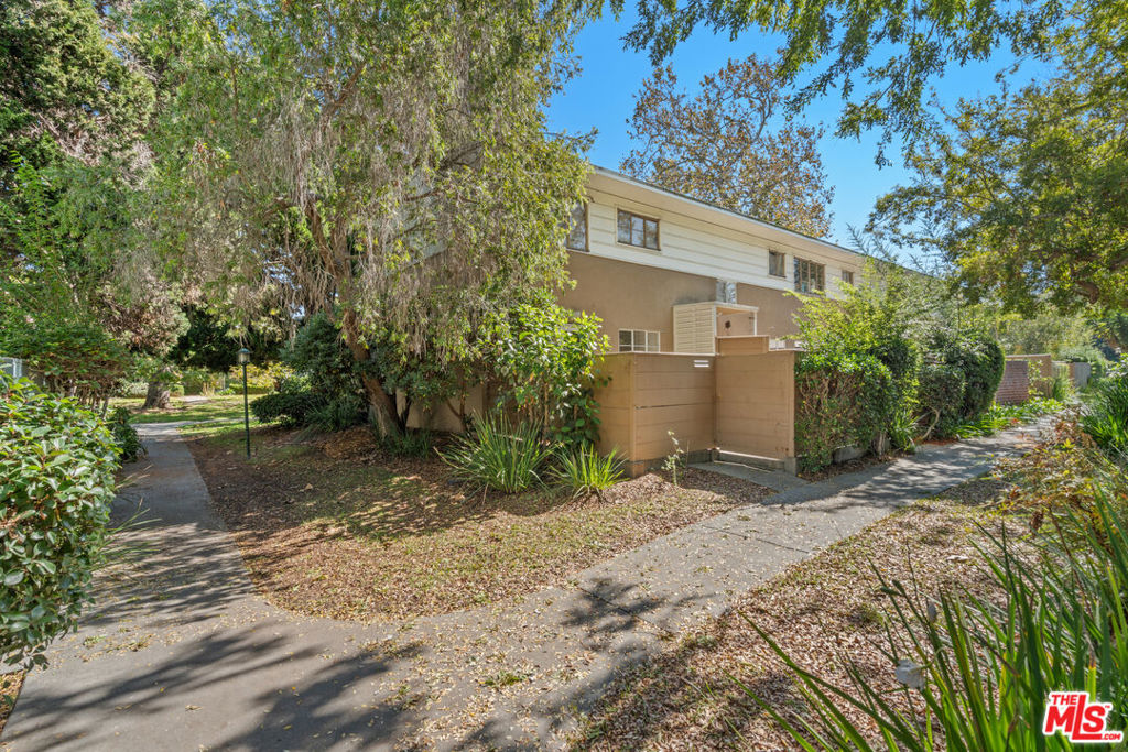 5432 Village