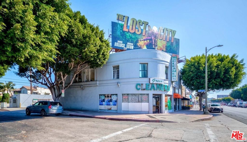 8881 W Pico Boulevard