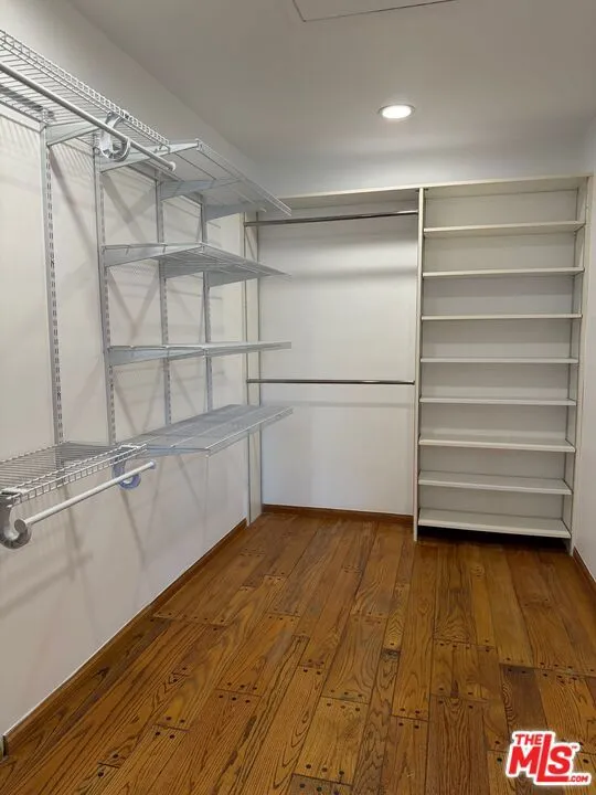 Sherman Oaks, California 91401, United States, 1 Bedroom Bedrooms, ,1 BathroomBathrooms,Residential,Active,250612