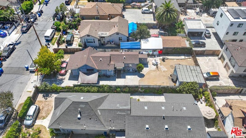 1525 W 37th Street