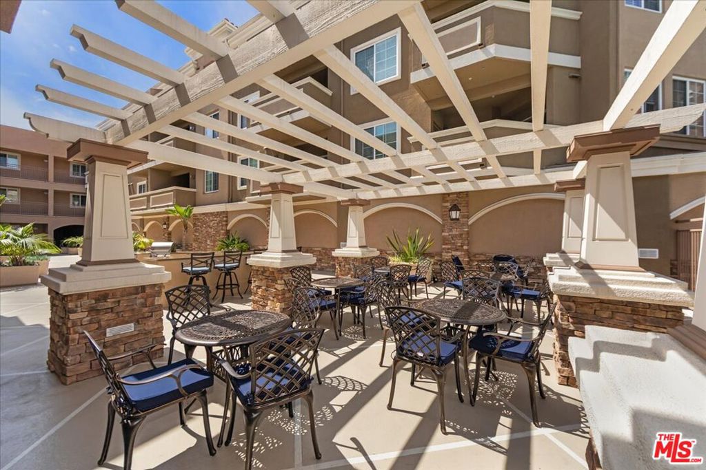 2750 Artesia Boulevard 364