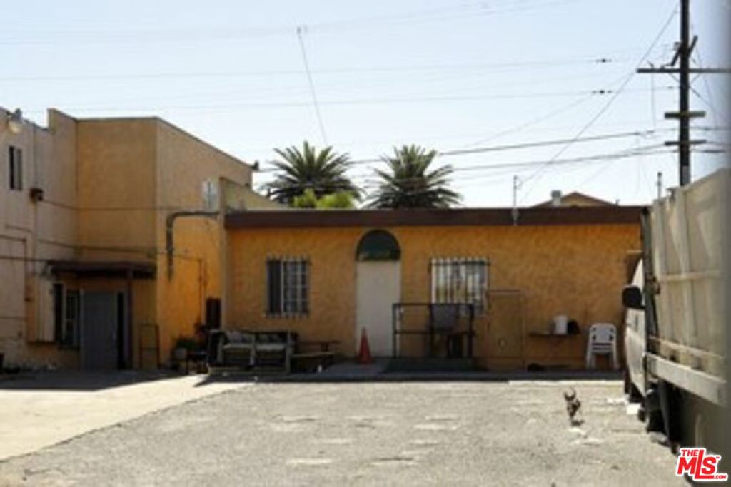 3906 W Slauson Avenue