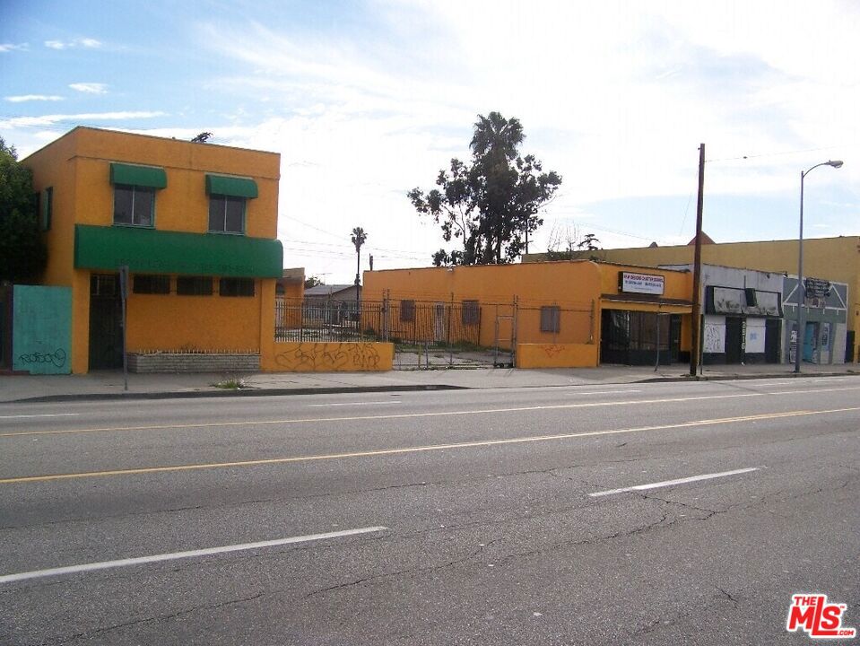 3906 W Slauson Avenue