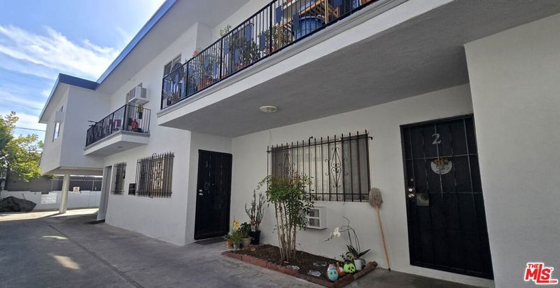 4942 Rosewood Avenue