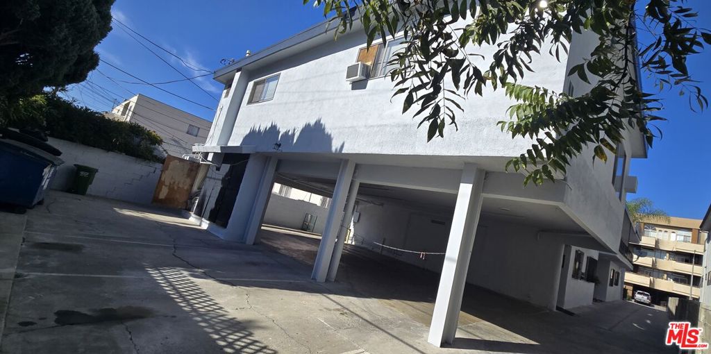 4942 Rosewood Avenue