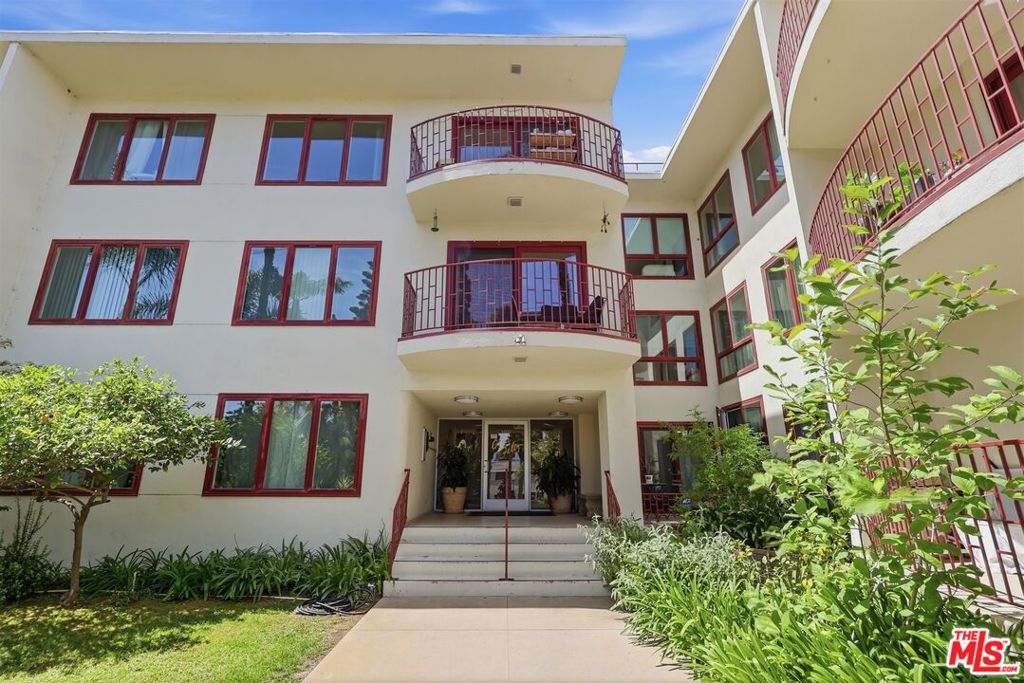 3407 Huxley Street 36