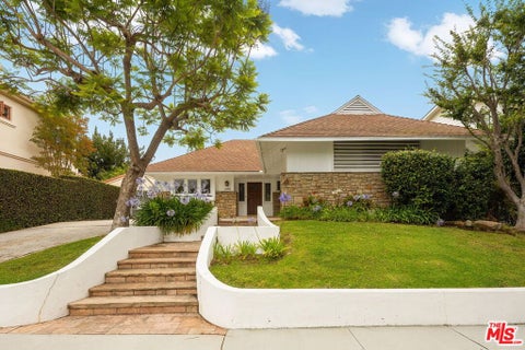 Photo of 1956 S Durango Avenue, Los Angeles, CA 90034 (MLS # 26851409)