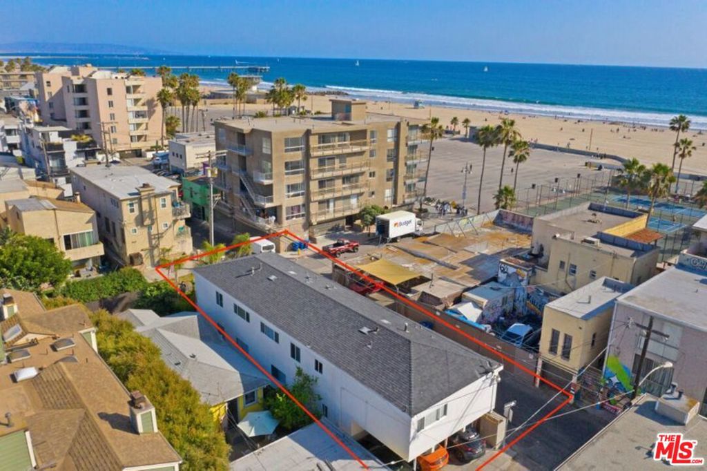 11 20TH Avenue