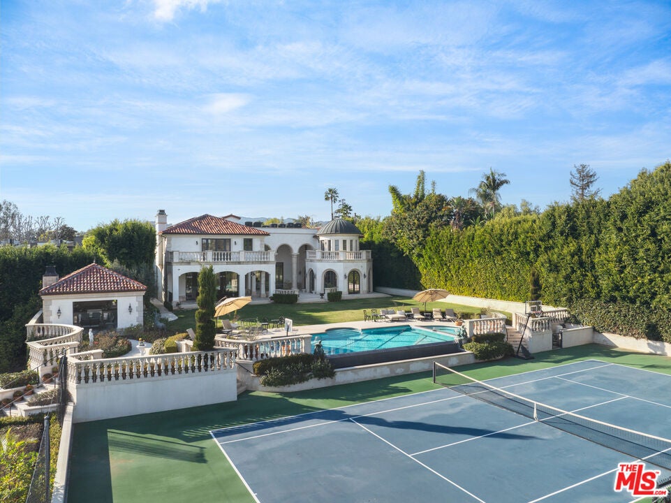 274 N Tigertail Road