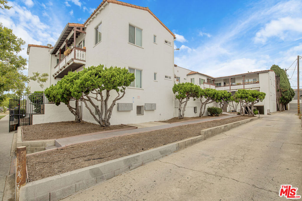 1430 Elm Avenue