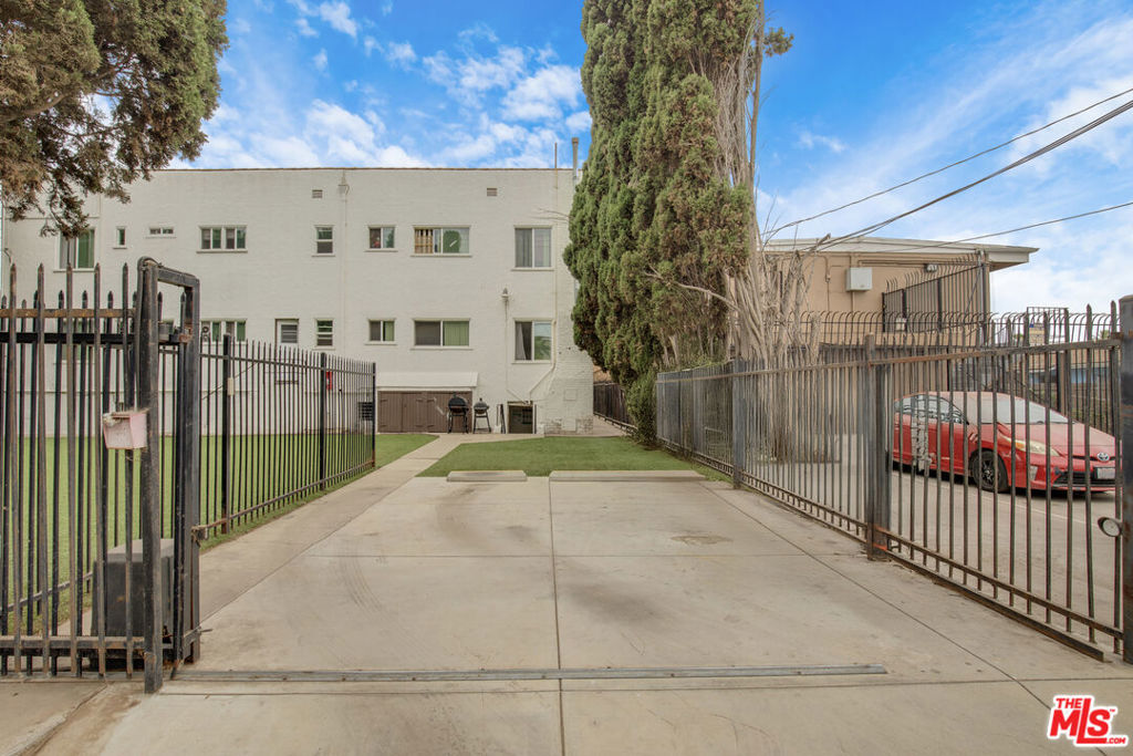 1430 Elm Avenue