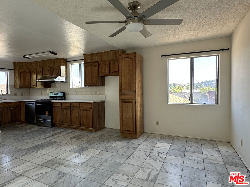 Properties 4 5111 Meridian Street