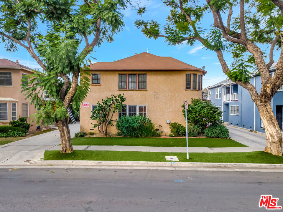 3725 S Victoria Avenue