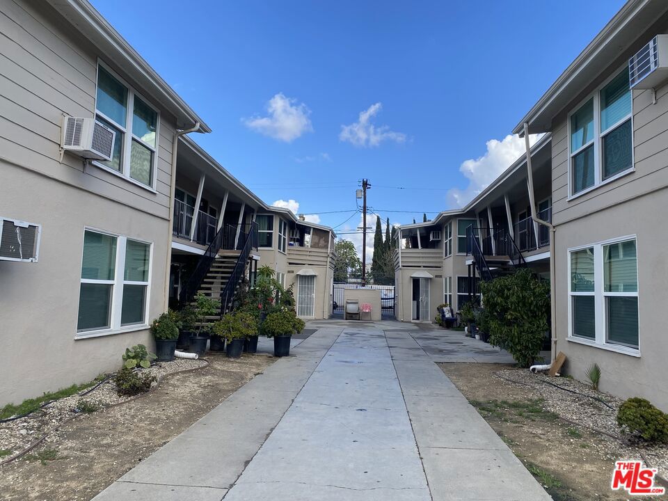 11903 Vanowen Street