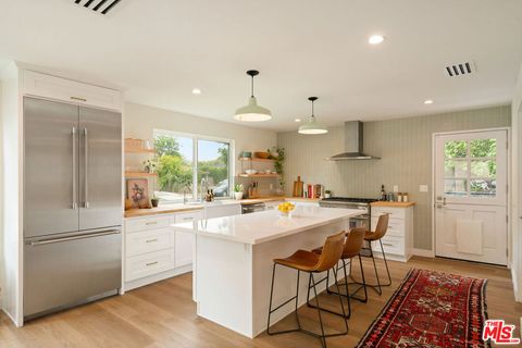 5828 Irvine Avenue Valley Village CA 91601