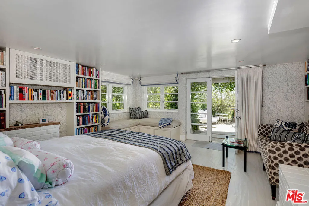 Santa Monica, California 90402, United States, 2 Bedrooms Bedrooms, ,3 BathroomsBathrooms,Residential,Active,137999