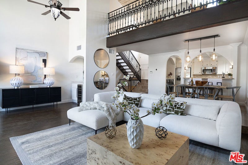 1925 S Beverly Glen Boulevard 39