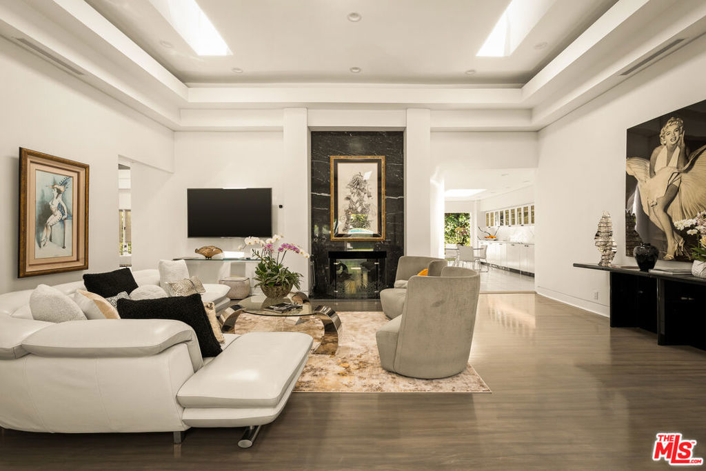 1166 San Ysidro Drive