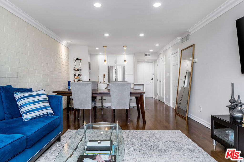 Properties 1 11750 W Sunset Boulevard 402