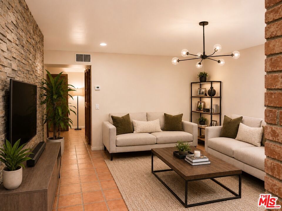 19451 Sherman Way 506