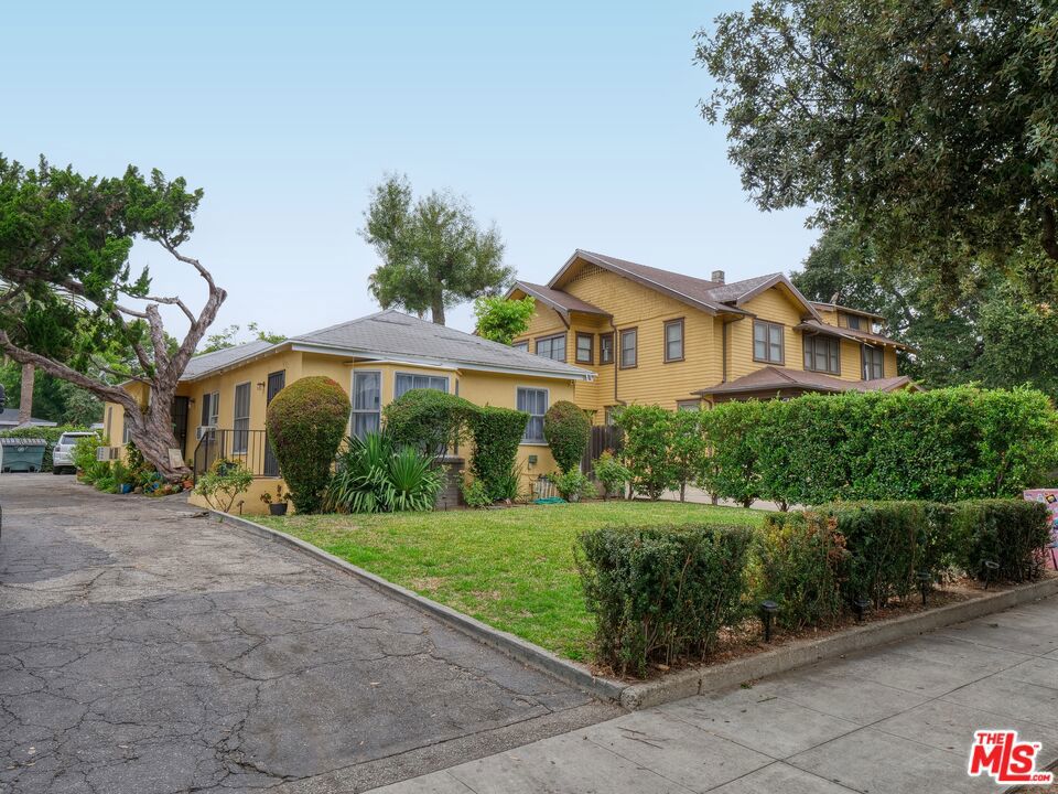 925 N Marengo Avenue