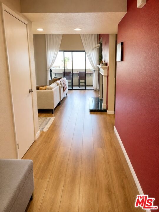 7625 Reseda Boulevard 305
