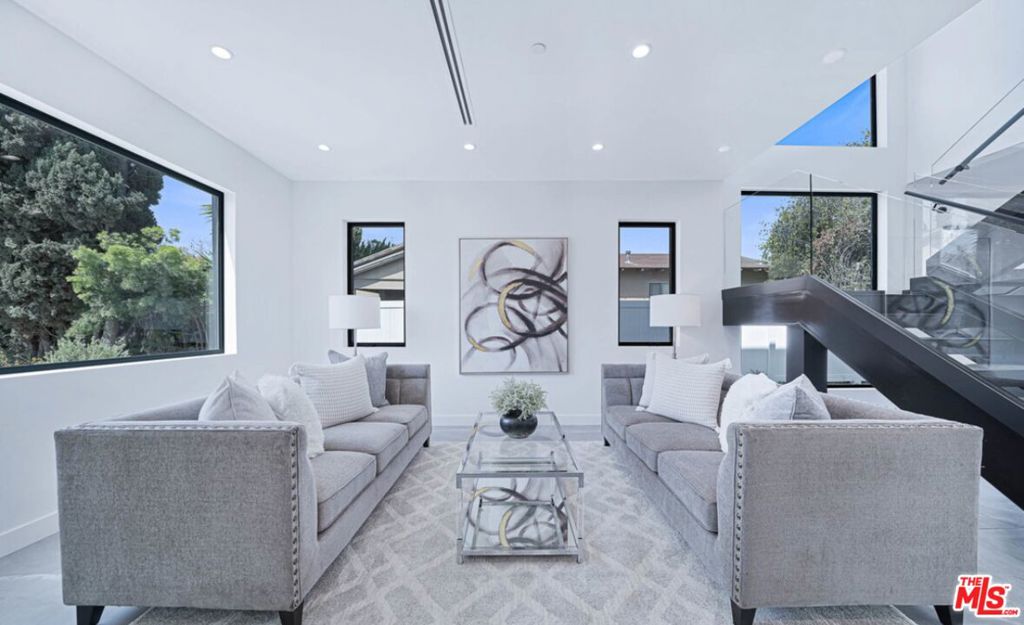 Properties 2 4710 Berryman Avenue