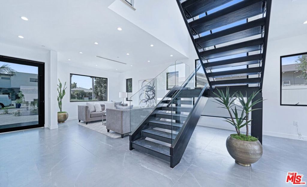 Properties 4 4710 Berryman Avenue