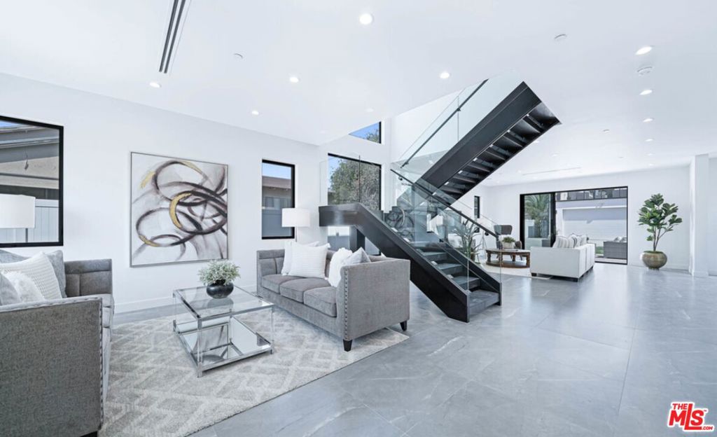 Properties 3 4710 Berryman Avenue