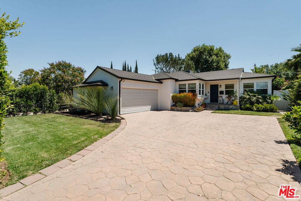 6200 Topeka Drive