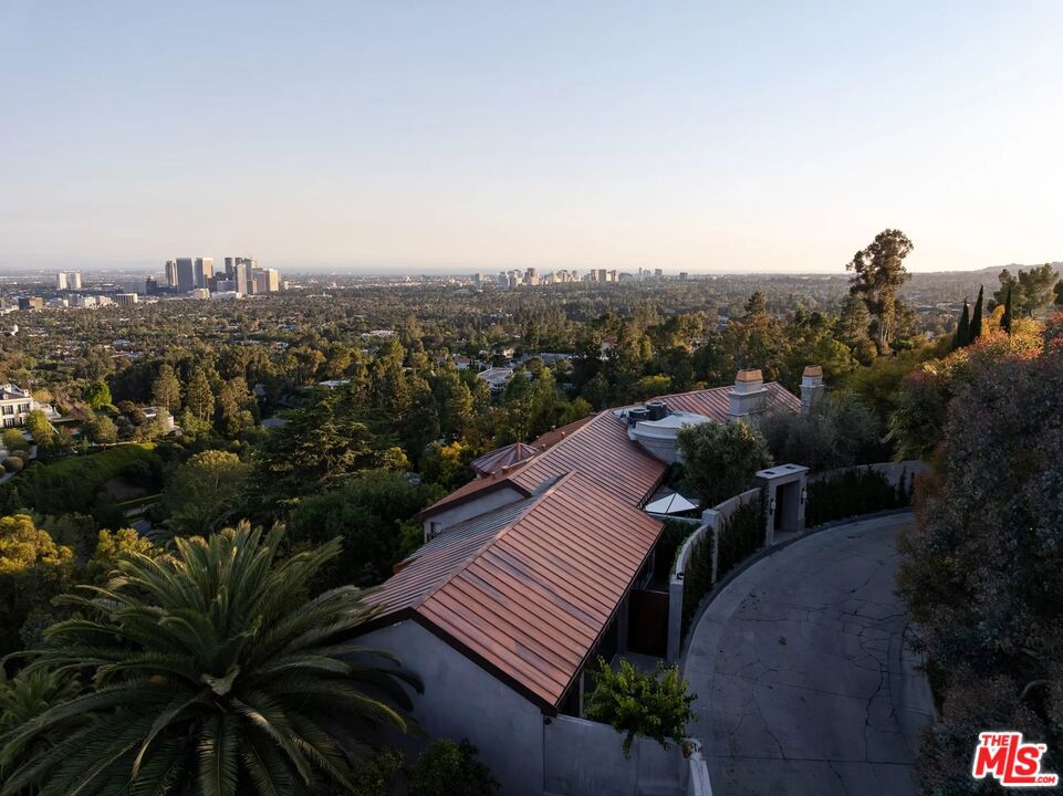 Properties 1 9360 Readcrest Drive