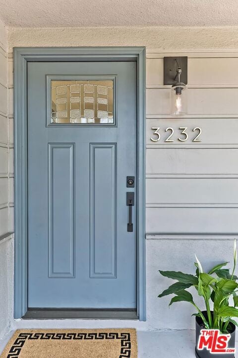 3232 S Beverly Drive