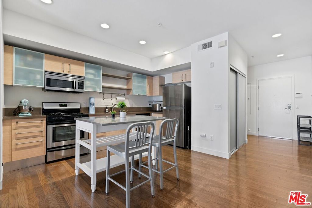 1234 Wilshire Boulevard 433