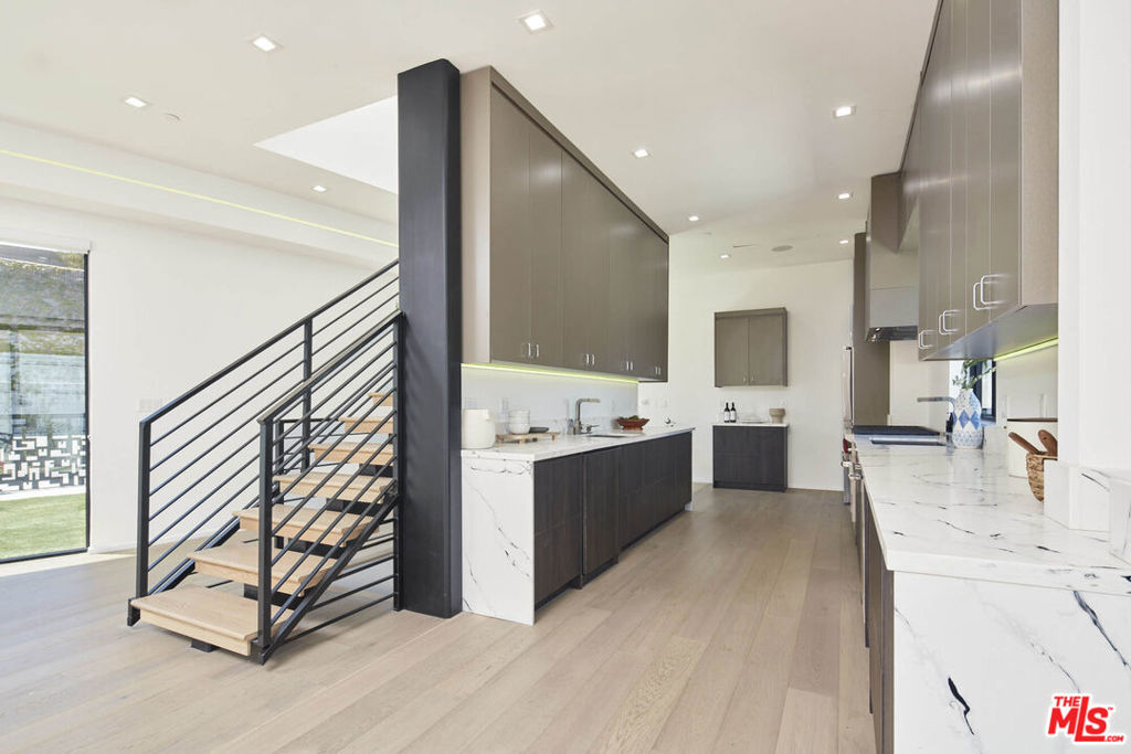 Properties 4 4338 Huntley Avenue