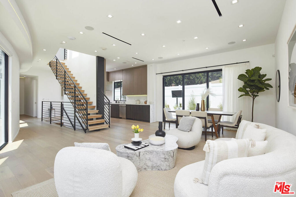 Properties 2 4338 Huntley Avenue