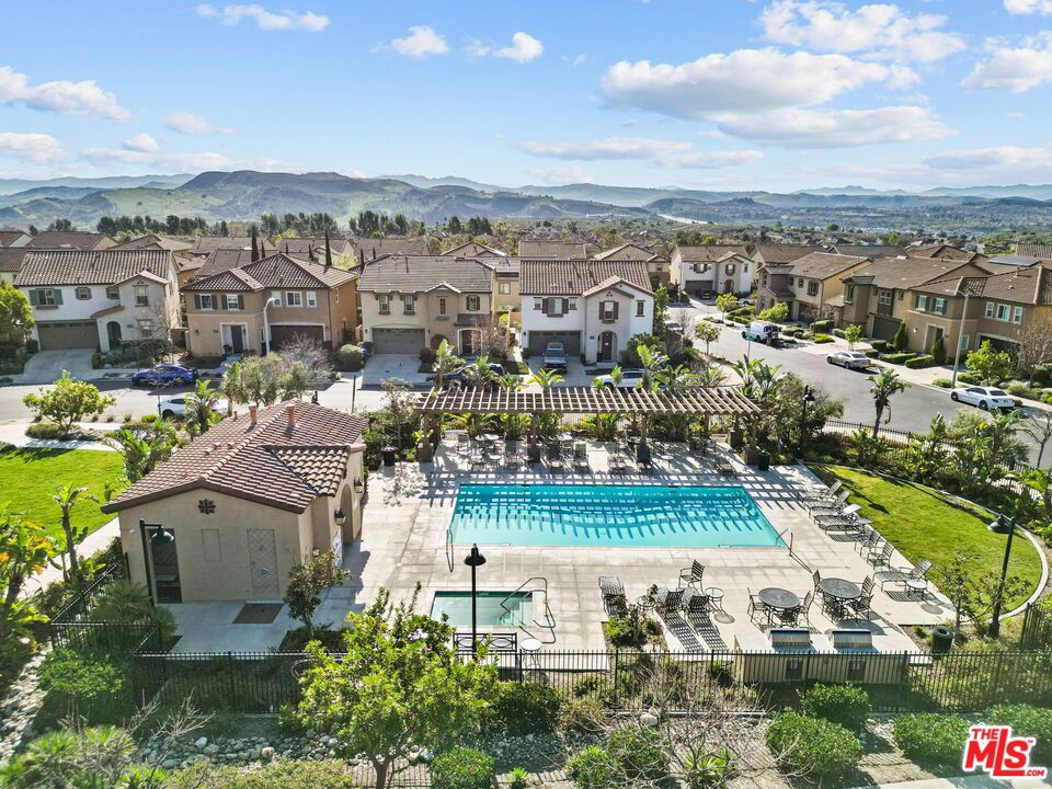 7017 Bergamot Avenue