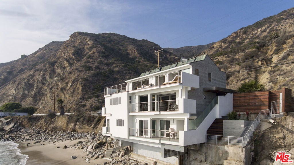19562 PACIFIC COAST Highway