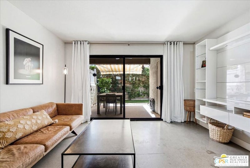 1150 E Palm Canyon Drive 40