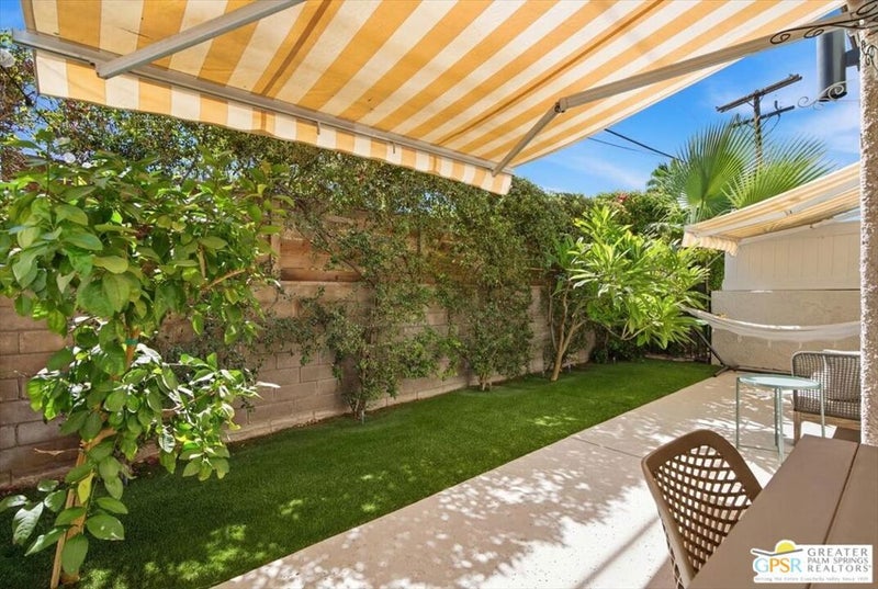 1150 E Palm Canyon Drive 40