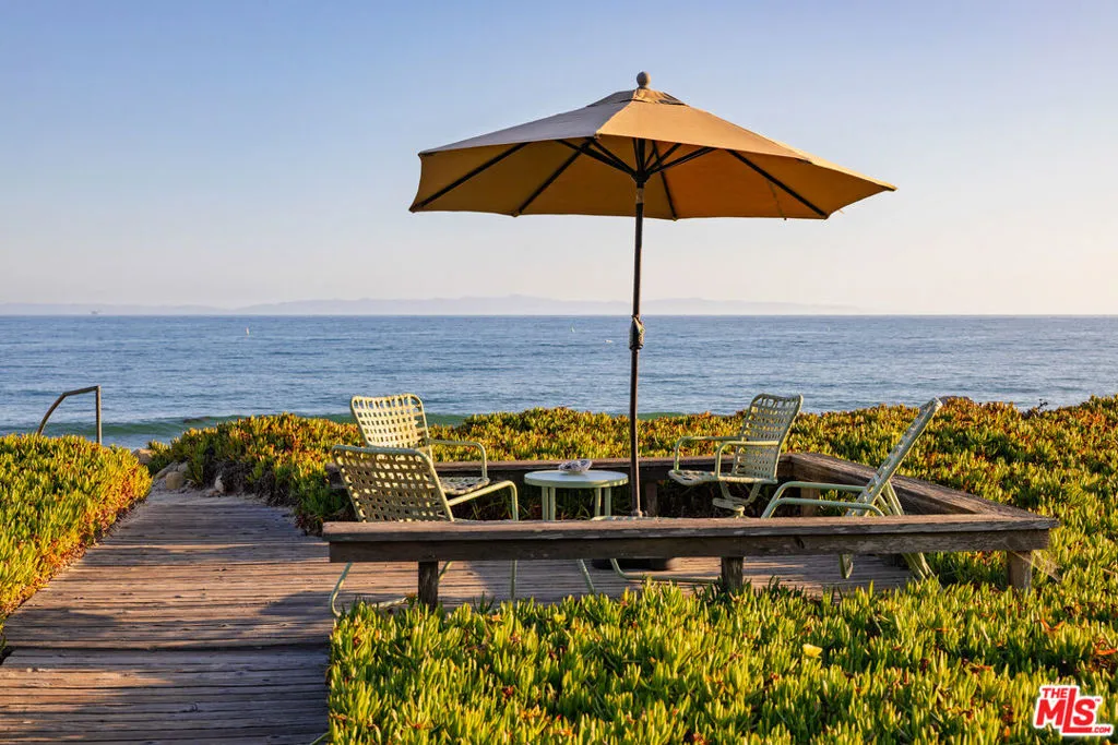 Santa Barbara, California 93108, United States, 3 Bedrooms Bedrooms, ,3 BathroomsBathrooms,Residential,Active,197176